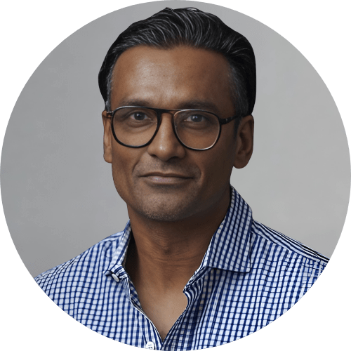 Headshot of Avin Arumugam, Chief Product and Technology Officer of Aurora Payments.